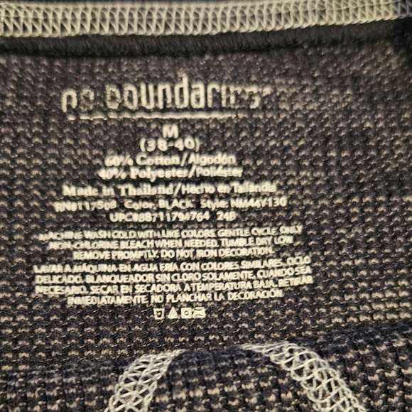 No Boundaries Black Long Sleeve Textured Tee for Men Size M - Picture 3 of 4